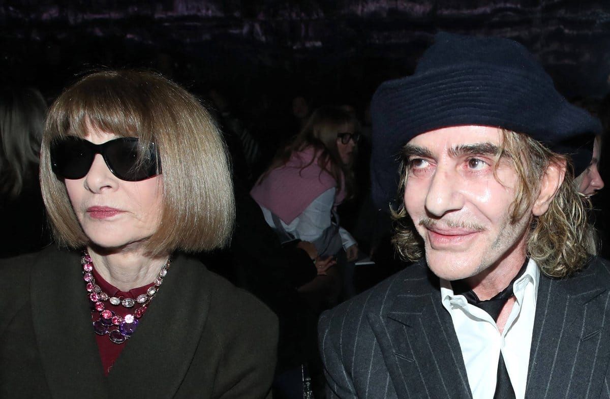 Auch Anna Wintour (l.) äußerte sich zur Absage der Galliano-Ausstellung.