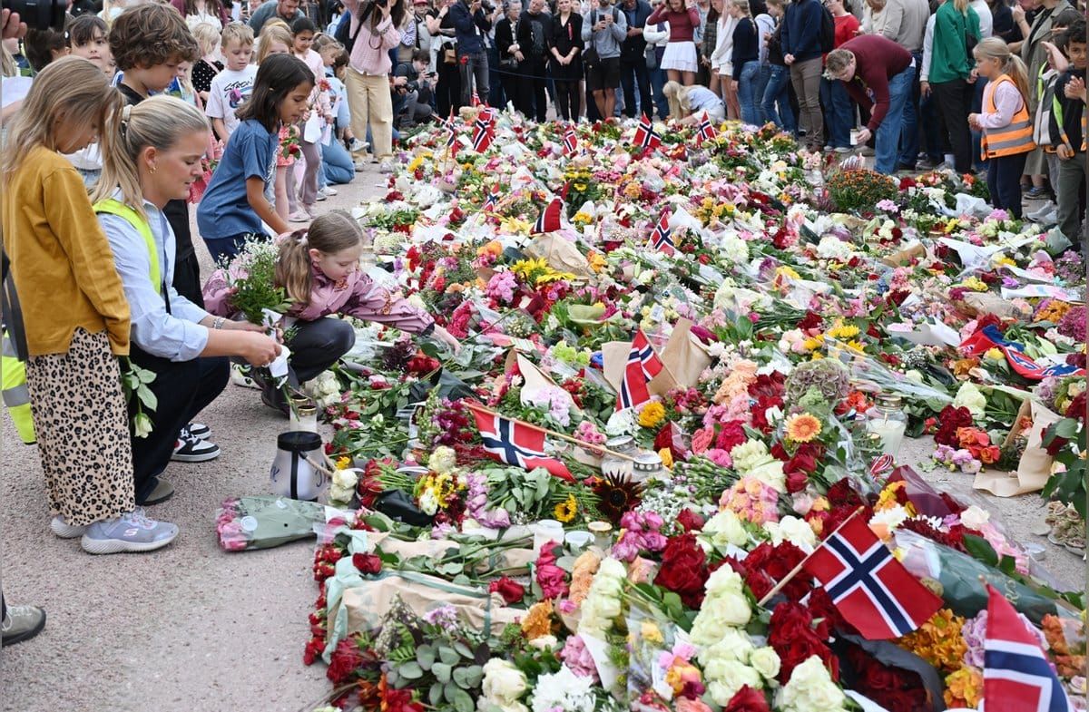 Die Bürger von Oslo nehmen Abschied von ihrem geliebten König Harald.
