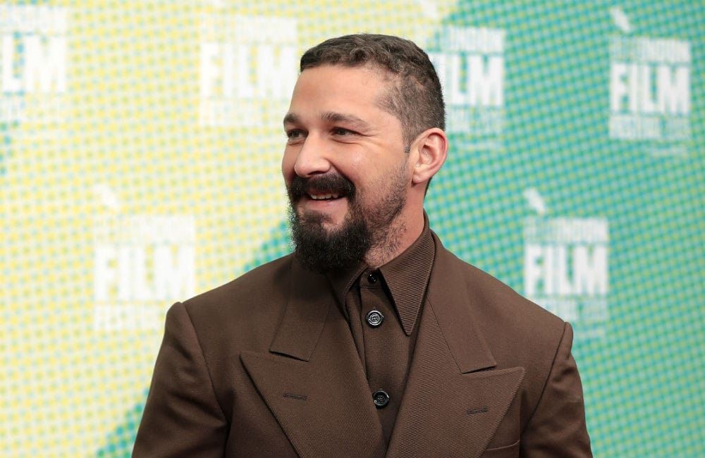 Shia LaBeouf gibt zu, 'jeden Tag zu trinken' – Monate nach seiner Festnahme während Mardi Gras