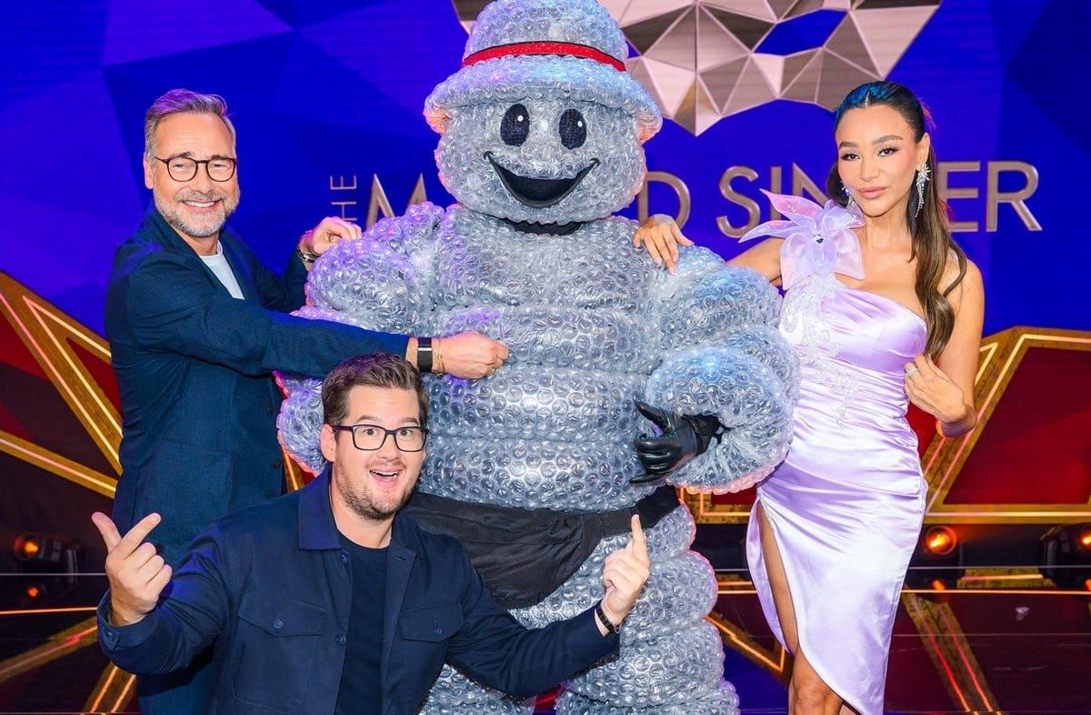 "The Masked Singer" geht in Staffel 13. Dabei sind wieder Matthias Opdenhövel (l.), Chris Tall und Verona Pooth.