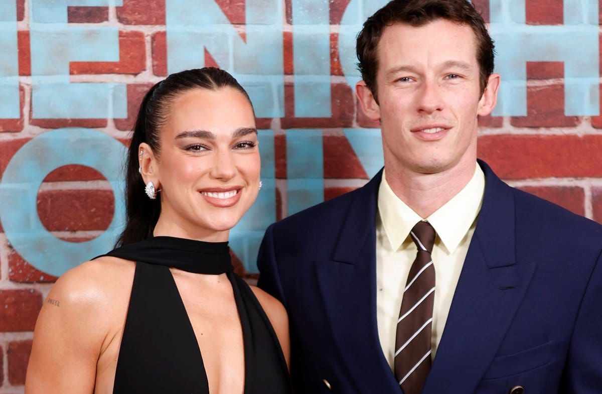 Dua Lipa und Callum Turner gehen als Ehepaar durchs Leben.