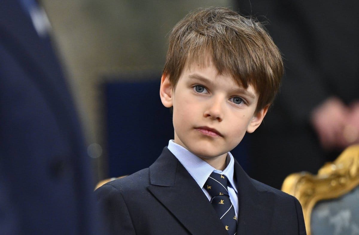 Prinz Gabriel hat einen älteren sowie einen jüngeren Bruder und eine jüngere Schwester.