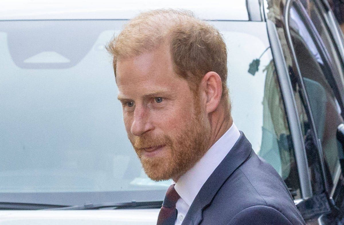 Prinz Harry springt noch diesen Monat aus einem Flugzeug.