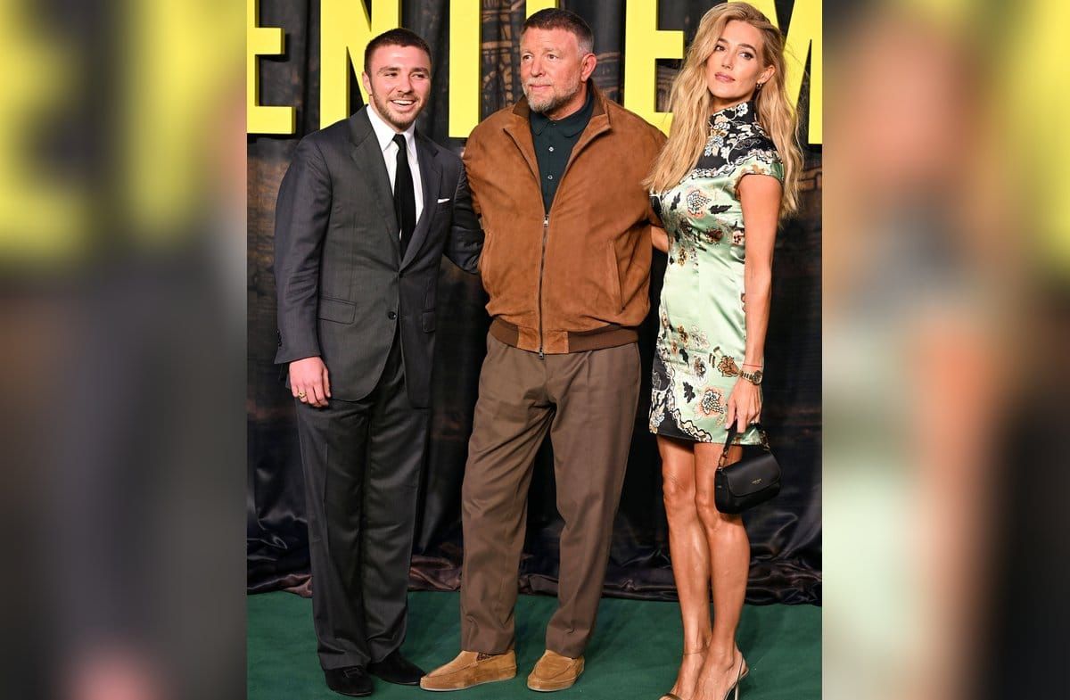 Guy Ritchie mit Ehefrau Jacqui Ainsley und Sohn Rocco bei der Premiere der zweiten "The Gentlemen"-Staffel in London.