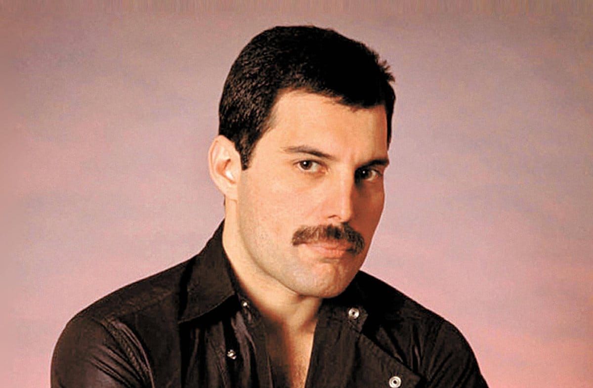 Der private Freddie Mercury wird von seinem Umfeld als schüchtern beschrieben.