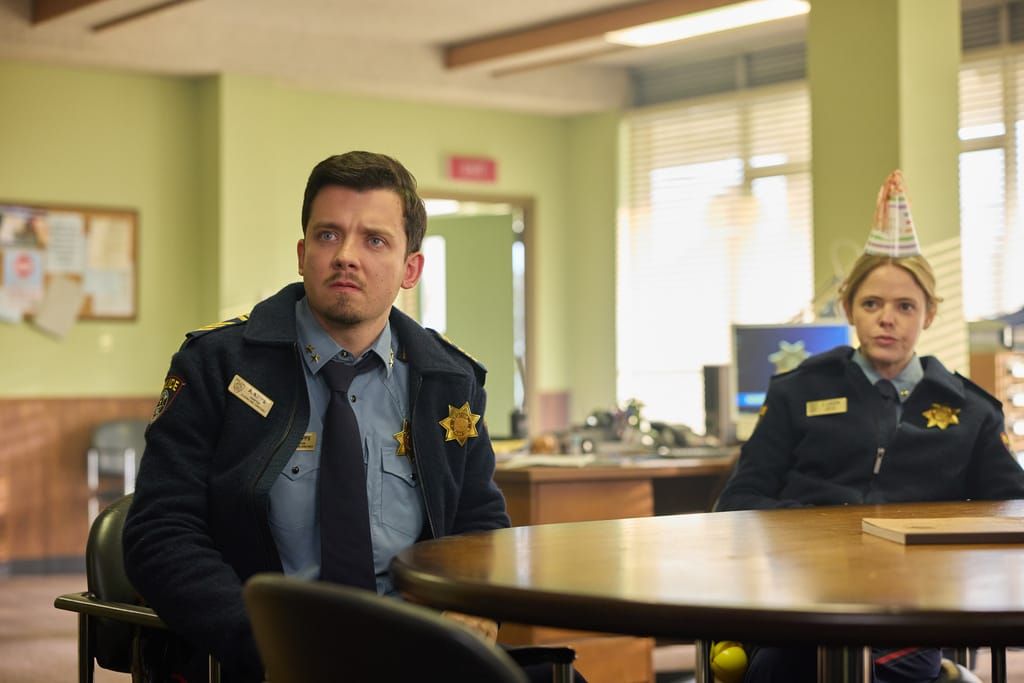Asa Butterfield und Tegan Higginbotham in "Gnomes – Angriff der Killerzwerge"