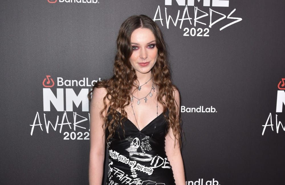 Holly Humberstone sagt Europa-Tournee nach 'lebensbedrohlichem medizinischem Notfall' ab