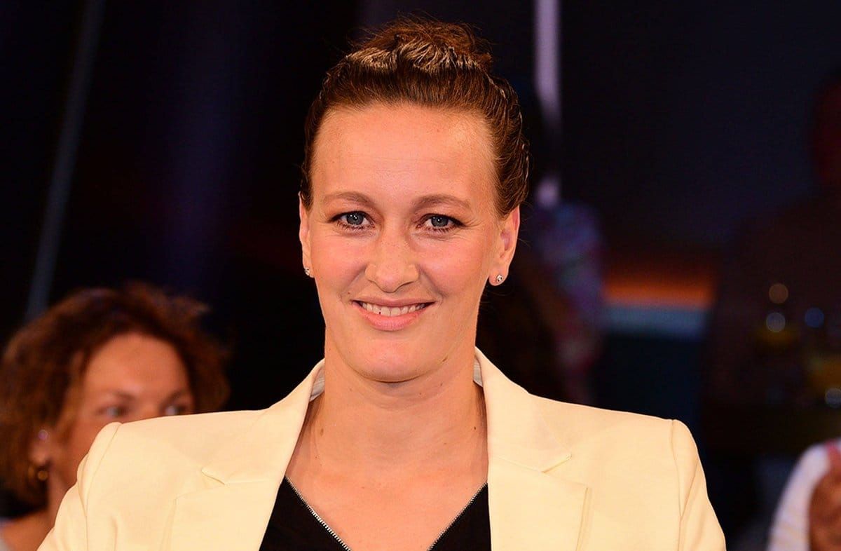 Almuth Schult - hier 2025 bei der NDR Talk Show - bleibt nach ihrer aktiven Fußballkarriere im TV präsent.