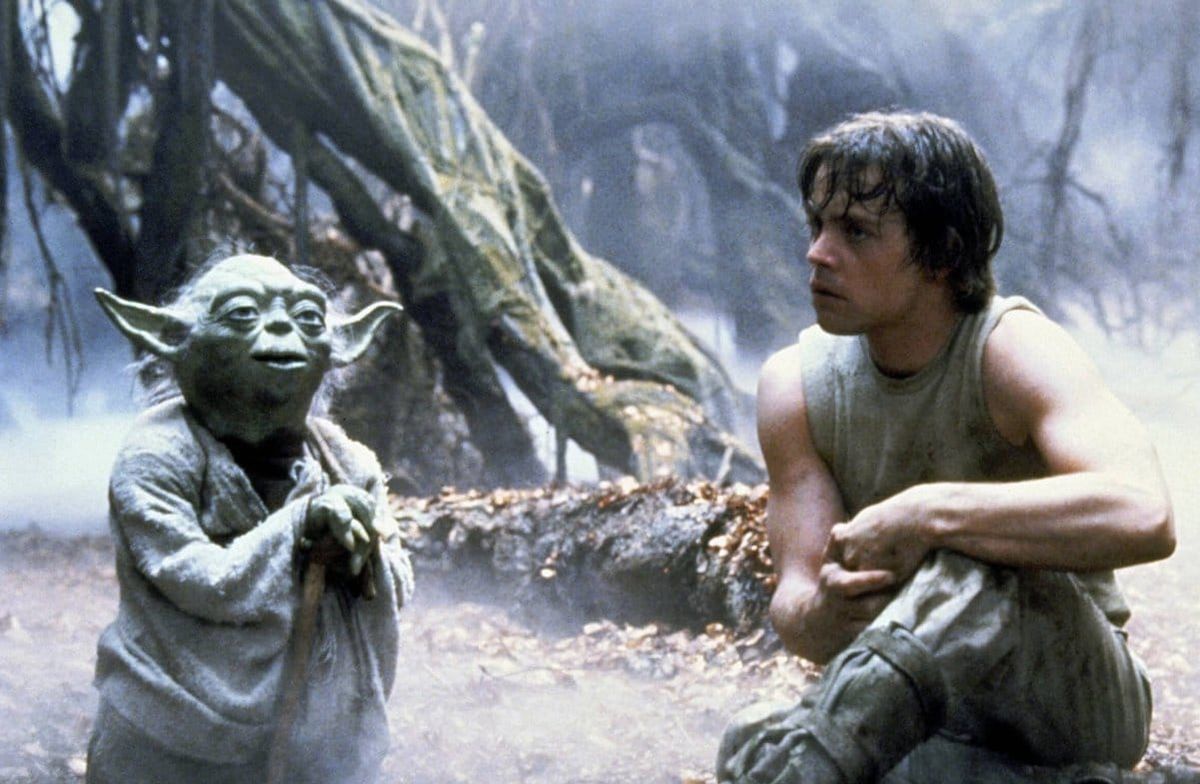 Die erste "Star Wars"-Trilogie erzählte die Heldenreise von Luke Skywalker (Mark Hamill, r.). Bald könnte die Familiensaga w…