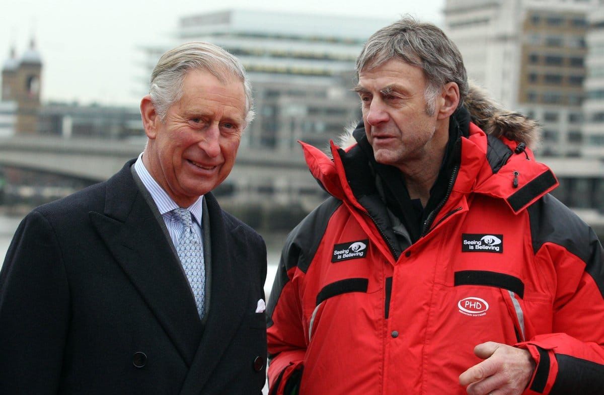 Der damalige Prinz Charles (l.) mit Sir Ranulph Fiennes im Jahr 2012.