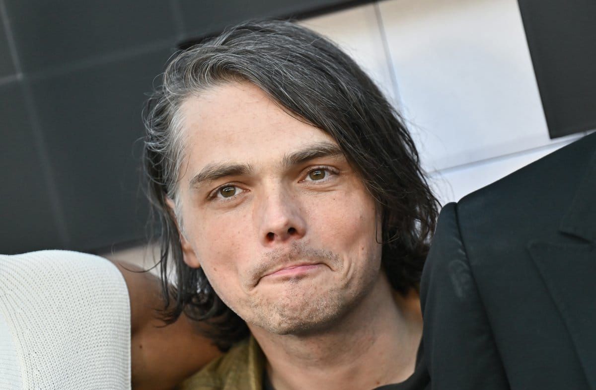 Gerard Way, Frontmann von My Chemical Romance, hat durch die Blume ein neues Album angekündigt.