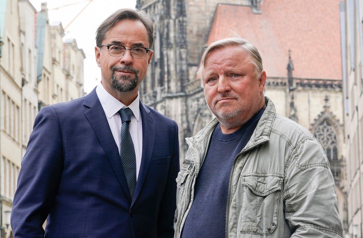 Wer Jan Josef Liefers (l.) und Axel Prahl als Boerne und Thiel im Münsteraner "Tatort" ermitteln sehen will, muss künftig ni…
