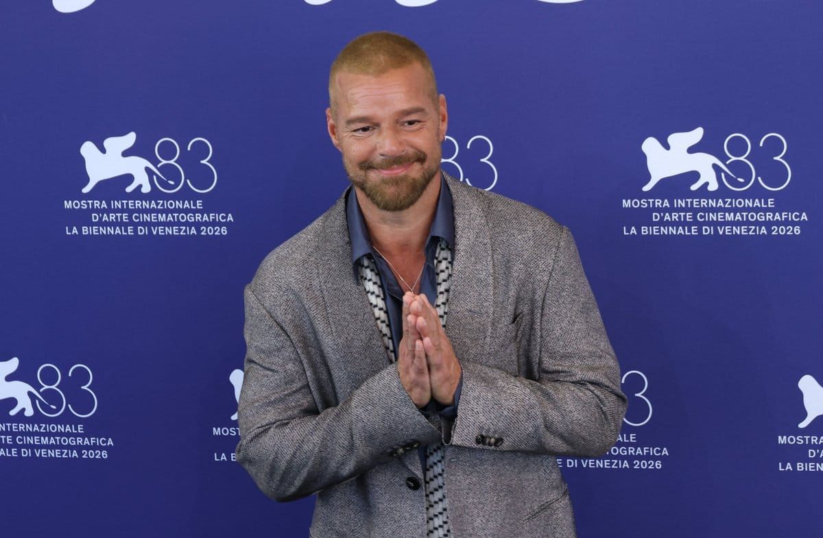 Ricky Martin schritt mit großer Freude und Dankbarkeit über den roten Teppich in Venedig, um sein neues Filmprojekt vorzuste…