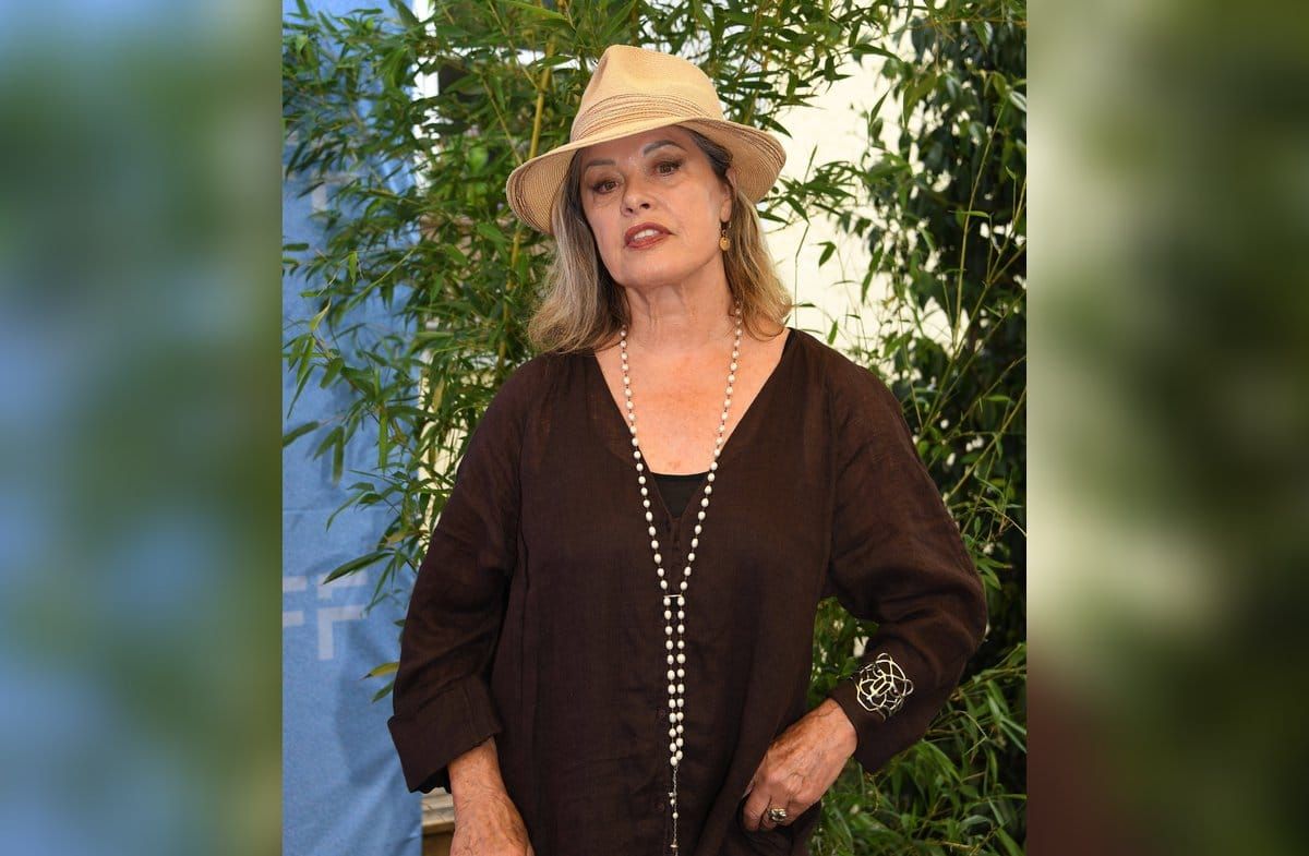 Uschi Obermaier hat sich ihren unverwechselbaren Stil bis heute bewahrt.