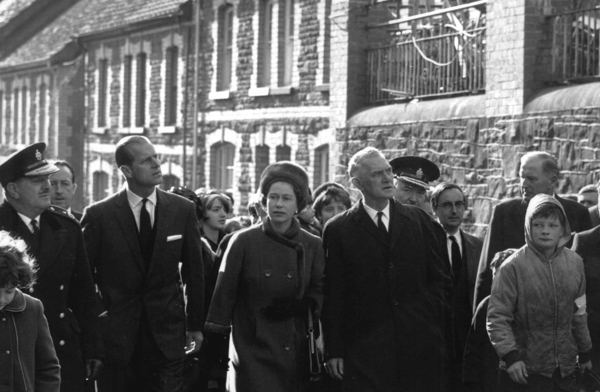 Die Queen und Prinz Philip 1966 in Aberfan.