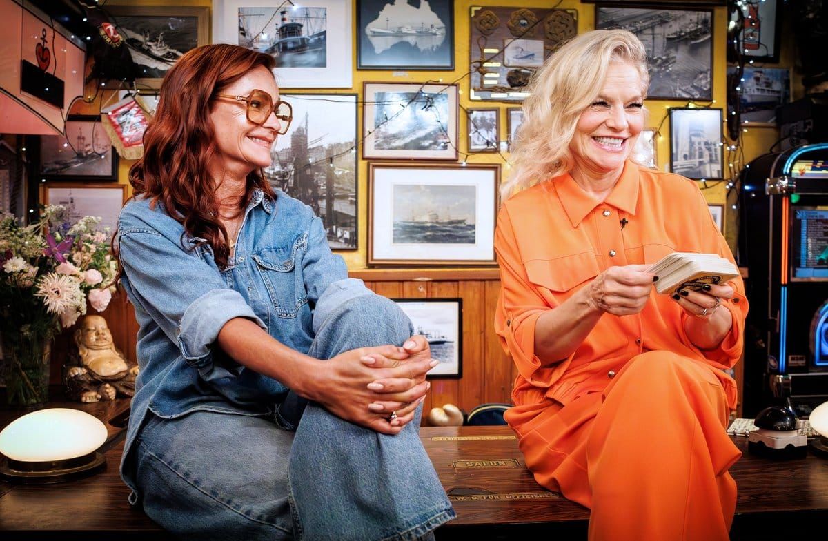 Andrea Berg (l.) plauderte bei "Inas Nacht" aus dem Nähkästchen.
