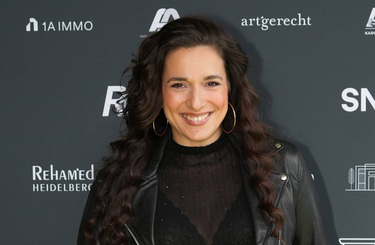Sally Özcan freut sich auf ihr drittes Kind, muss sich derzeit aber viel ausruhen.
