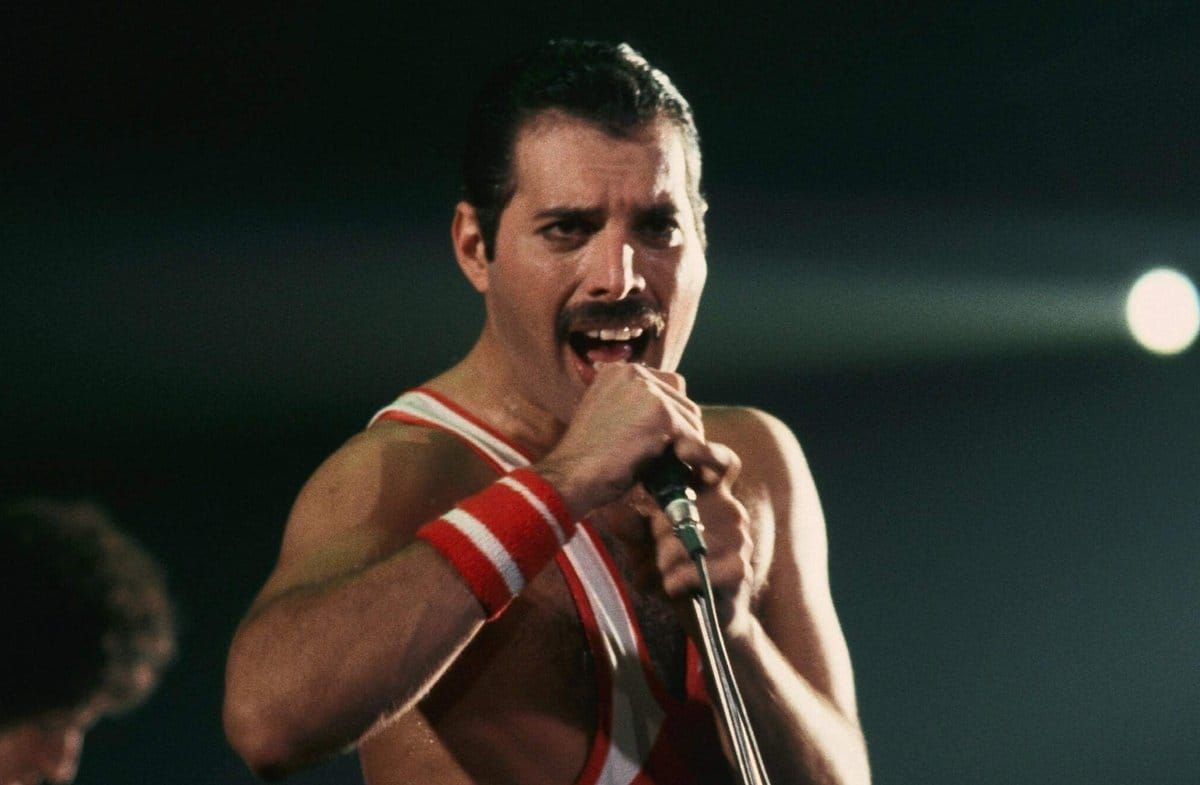Freddie Mercurys handgeschriebene Songtexte kamen unter den Hammer.