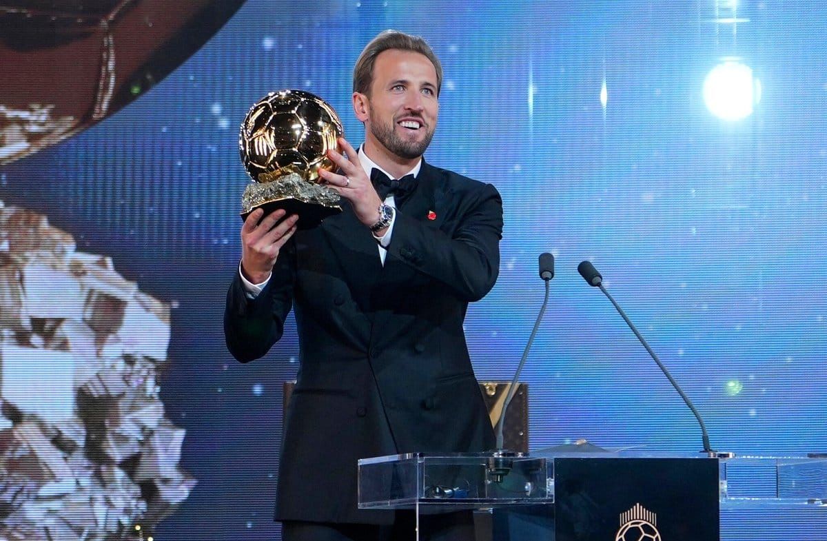 Harry Kane freute sich am Montagabend sichtlich über seine Auszeichnung.