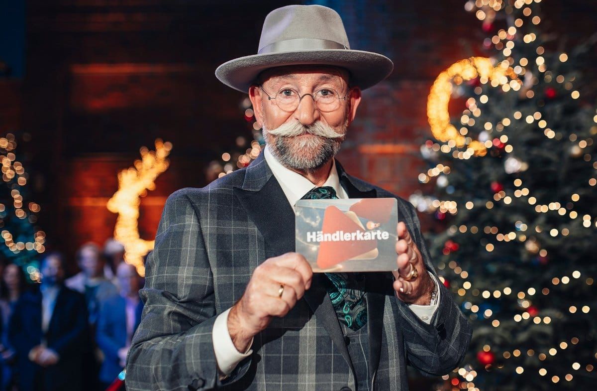 Im Dezember gibt es Horst Lichter satt bei "Bares für Rares XXL - Es weihnachtet sehr" und dem "Bares für Rares"-Weihnachtsa…