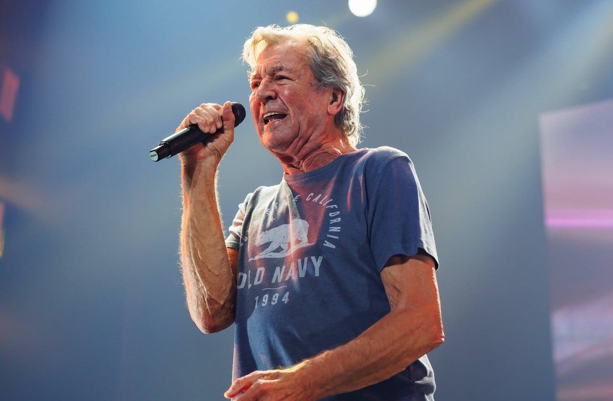 Ian Gillan in Oslo auf der Bühne.