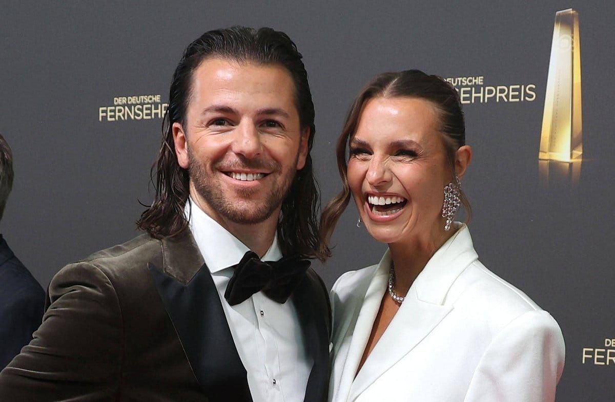 Riccardo Basile und Laura Wontorra beim Deutschen Fernsehpreis.