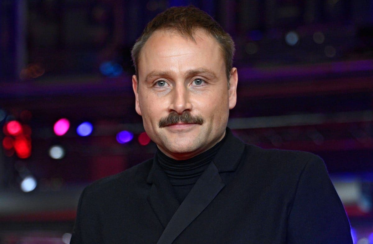 Max Riemelt übernimmt die Hauptrolle im HBO Orginal "A Decent Man".