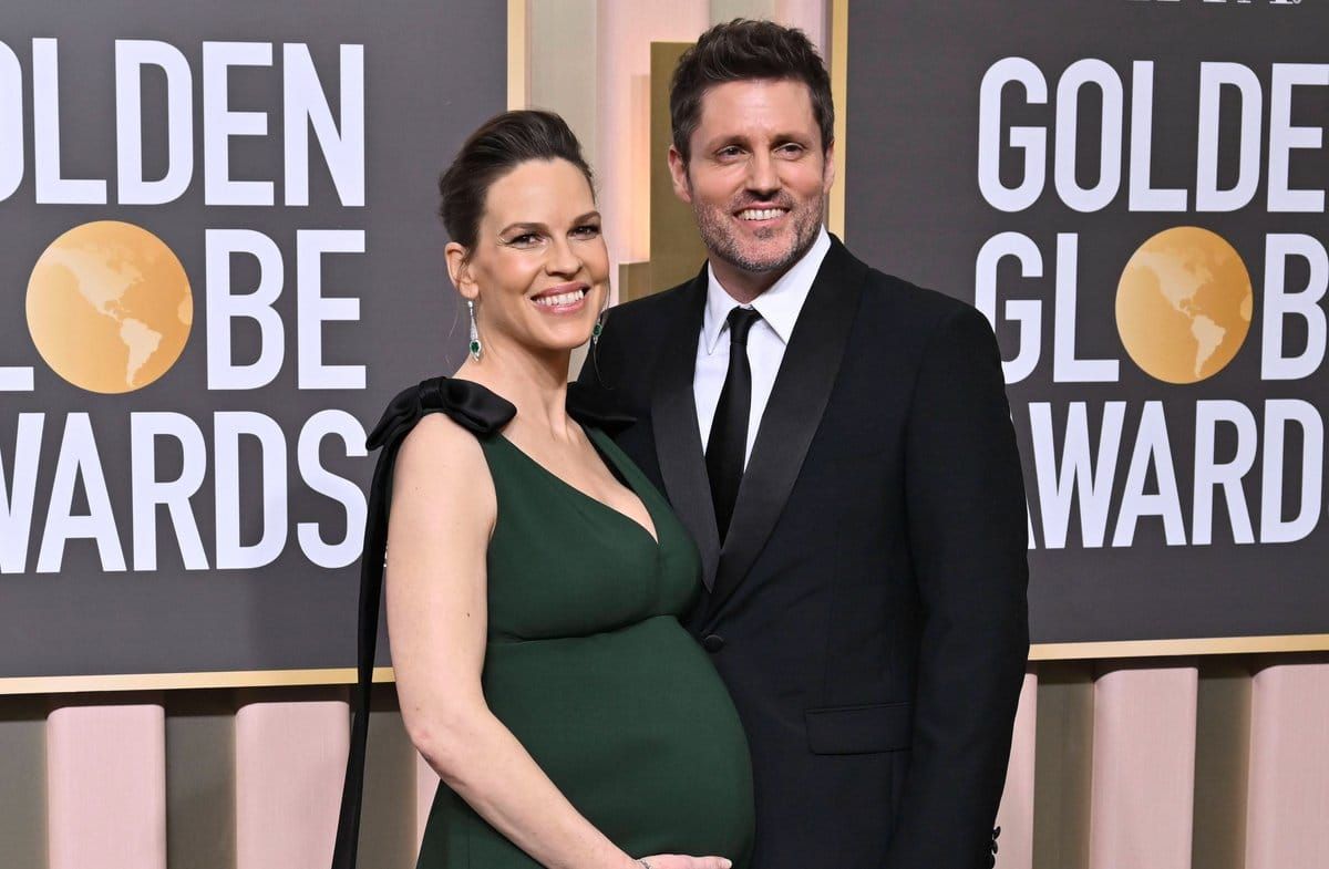 Hilary Swank und Philip Schneider sind seit 2023 Eltern von Zwillingen.