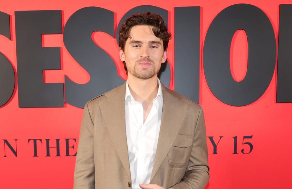 'Obsession'-Star Michael Johnston kündigt queeres Herzensprojekt an