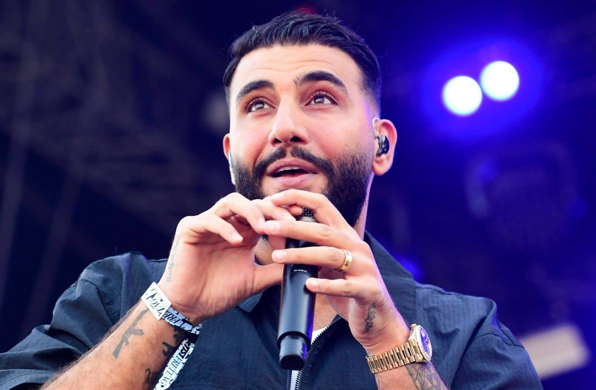 Der Rapper Samra, hier wenige Monate nach der Geburt seines ersten Kindes auf einem Festival, wird zum zweiten Mal Vater.