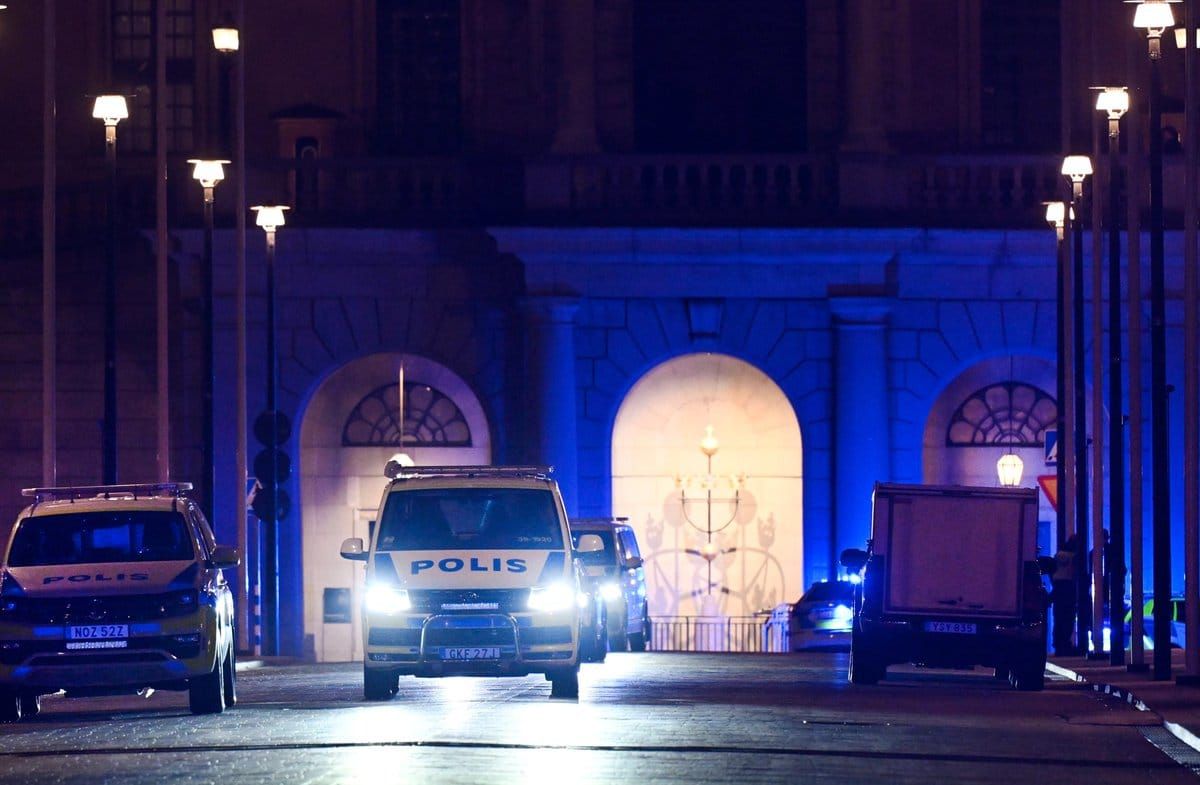 Vor dem Königsschloss in Stockholm ereignete sich am Dienstagabend ein Polizeieinsatz.