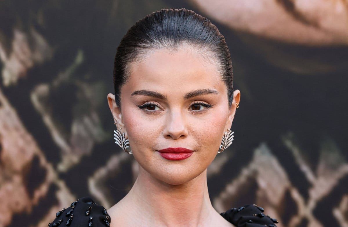 Selena Gomez spricht über ihre Nikotinsucht.