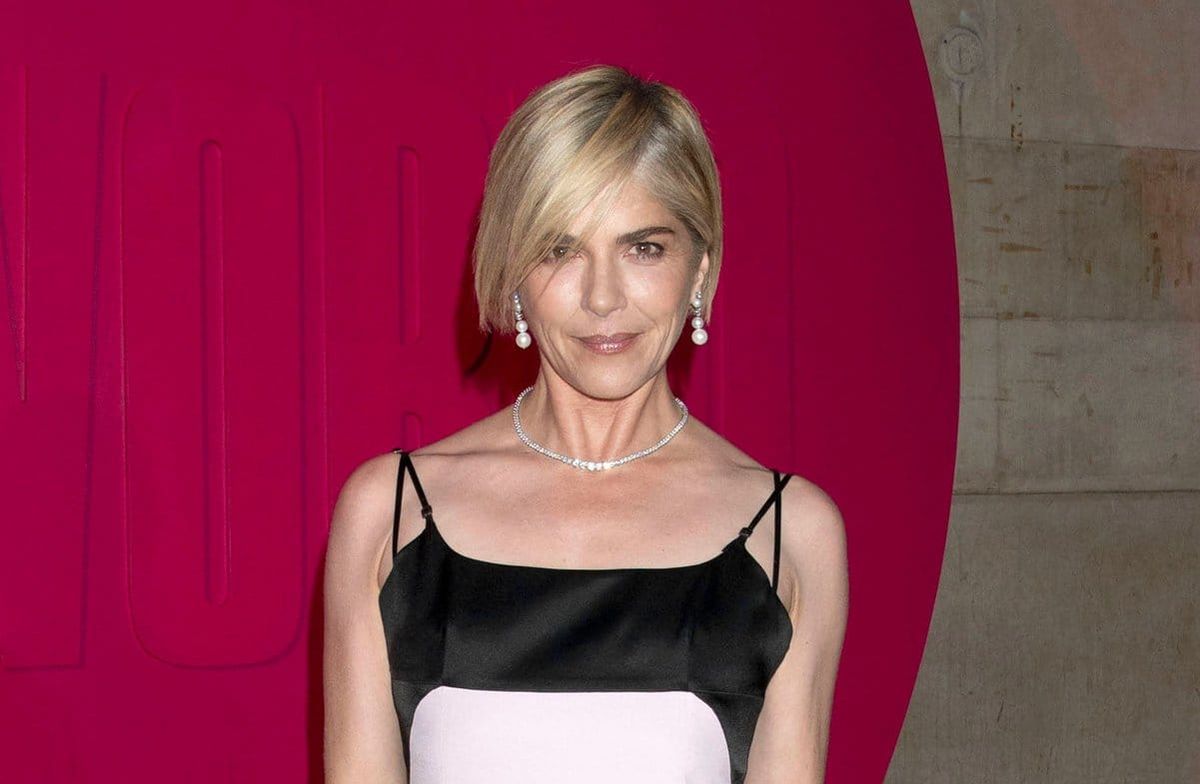 Selma Blair wurde nach einem Vorfall in einem Flugzeug festgenommen.
