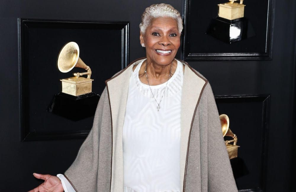 Starke Schmerzen: Dionne Warwick kann nicht mehr 'stehen oder gehen'
