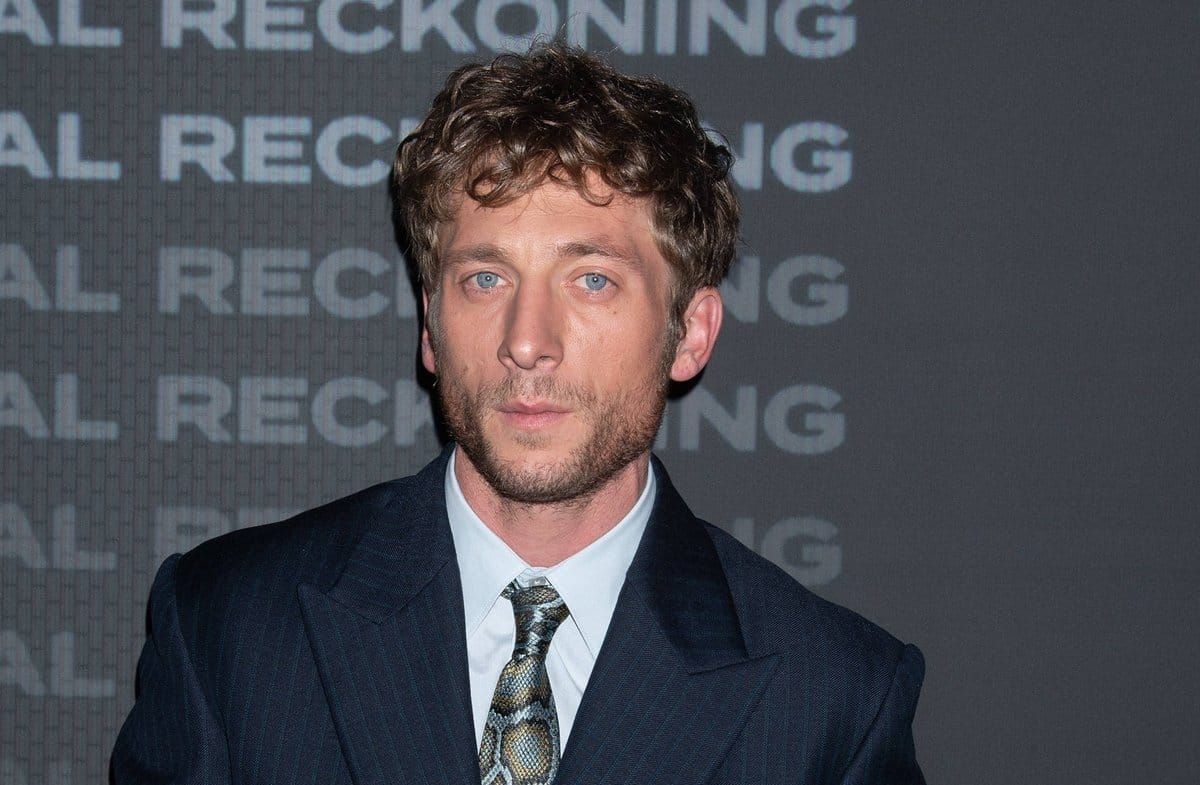 Jeremy Allen White soll eine neue Frau an seiner Seite haben.