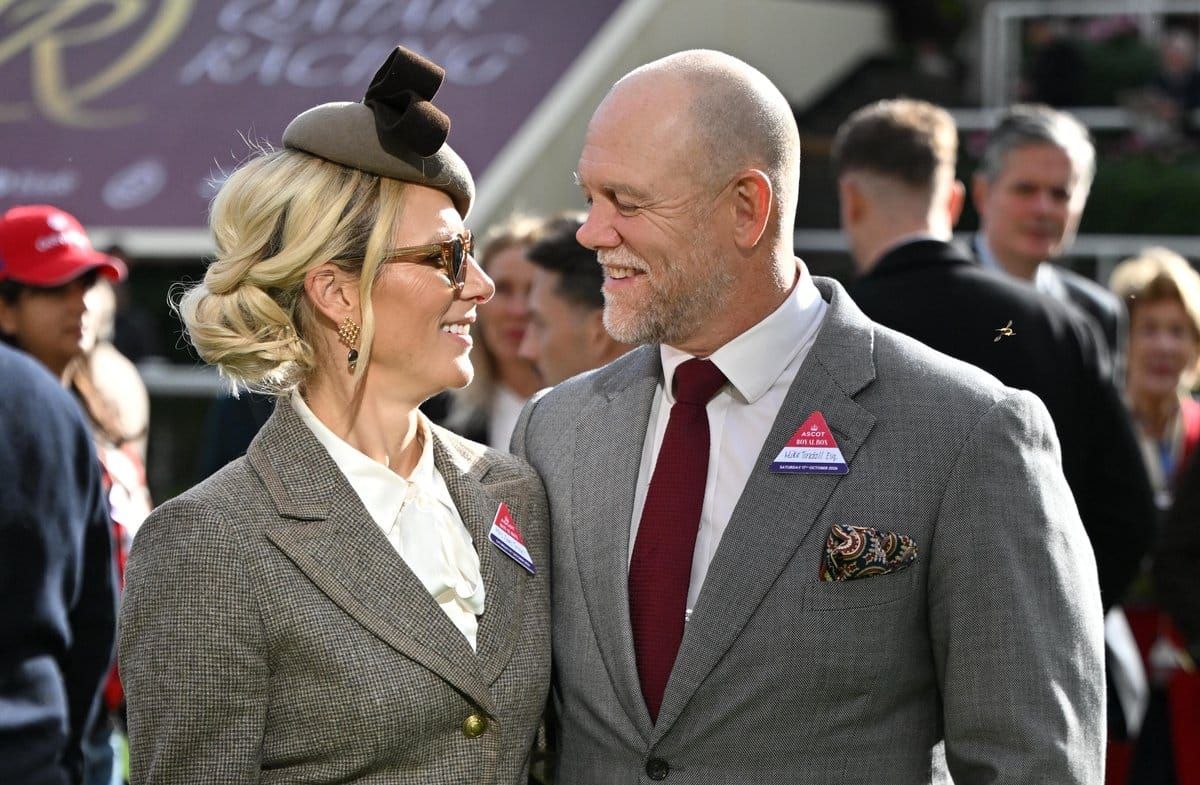 Zara und Mike Tindall zeigten sich verliebt bei einem Pferderennen in Ascot.
