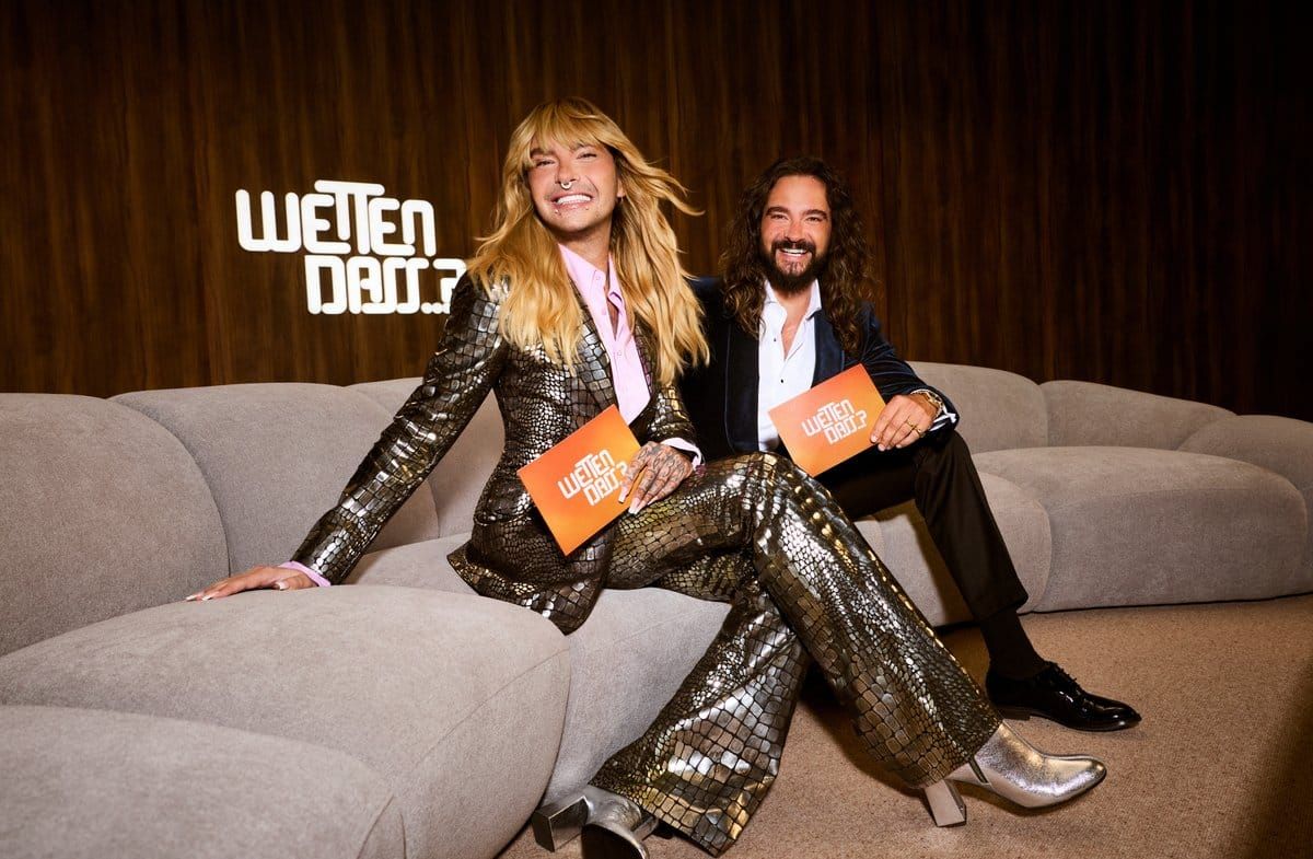 Bill (l.) und Tom Kaulitz auf dem weltberühmten "Wetten, dass..?"-Sofa.
