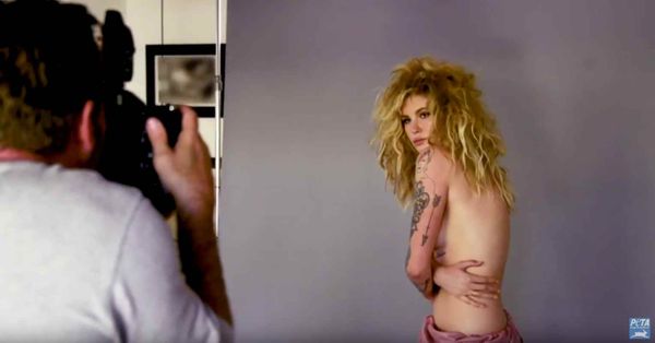 Für Peta zeigt Ireland Basinger-Baldwin nackte Haut