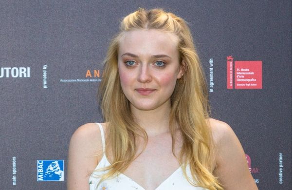 Dakota Fanning - SEP 18 - famous - Hello Apartment photo call in Venice