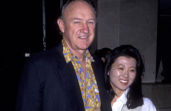1992 - Gene Hackman and Betsy Arakawa - Foreign Press Conference - Getty