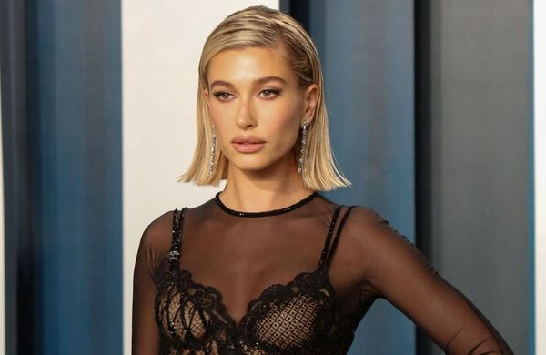 Hailey Bieber - 2020 - Vanity Fair Oscar Party - Photoshot