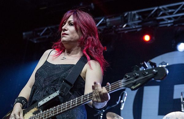 L7 bassist Jennifer Finch at  Fun Fun Fun Fest - Getty - November 2015