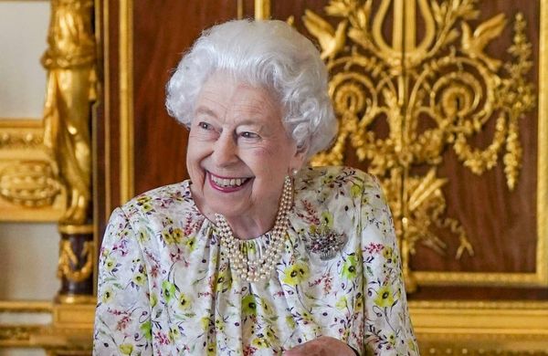 Queen Elizabeth walking stick March 2022 Avalon