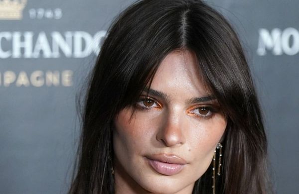 Emily Ratajkowski - Moet Chandon Holiday Reception