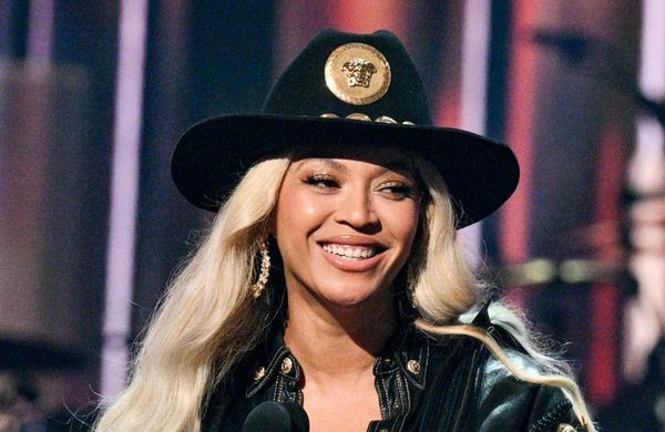 Beyoncé würdigt verstorbene Dolly Parton als 'Nordstern'