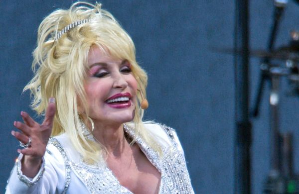 Dolly Partons 'Jolene' stürmt nach ihrem Tod auf Platz eins