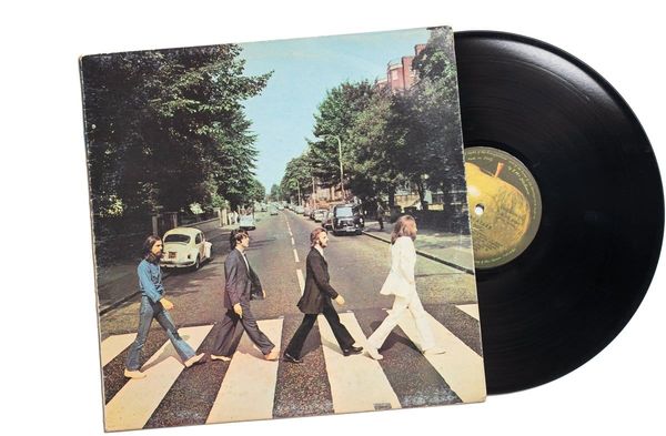 "Abbey Road" war 1969 das elfte Studioalbum der Beatles. Auch das Cover wurde zum Hit und seitdem immer wieder von bekannten…