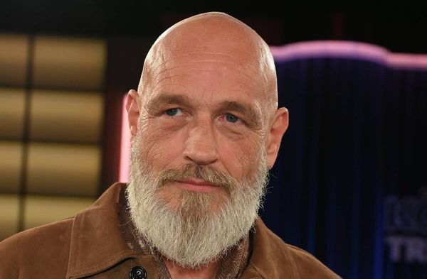 Torsten Sträter wiegt seiner Meinung nach im Moment zu wenig.