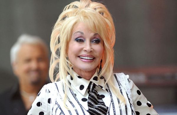 US-Flaggen werden für Dolly Parton länger auf halbmast wehen als nach dem Tod von Papst Franziskus