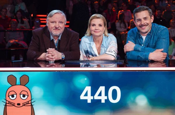 Zum Abschied spielte Annette Frier am 12. September mit Axel Prahl (l.) und Klaas Heufer-Umlauf im Team Maus für den guten Z…